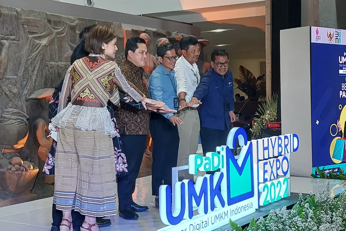 Menteri BUMN Erick Thohir resmi membuka Pasar Digital (PaDi) UMKM Hybrid Expo 2022 di Sarinah.