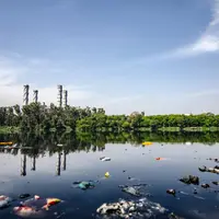 Ilustrasi pencemaran lingkungan akibat buang sampah sembarangan. Credit: pexels.com/Yogendra