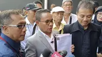 Roy Suryo Saat Hadiri Sidang Perdana di Pengadilan Negeri Jakarta Selatan. (Ady Anugrahadi/Liputan6.com)