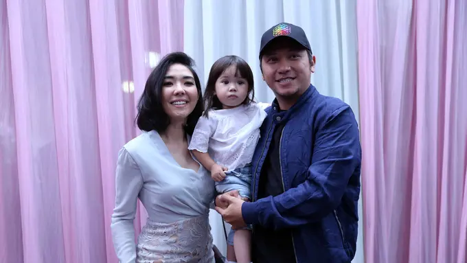 [Bintang] Video: Gisella Anastasia Kaget Dengar Gempita Nyanyi Lagu Sunda