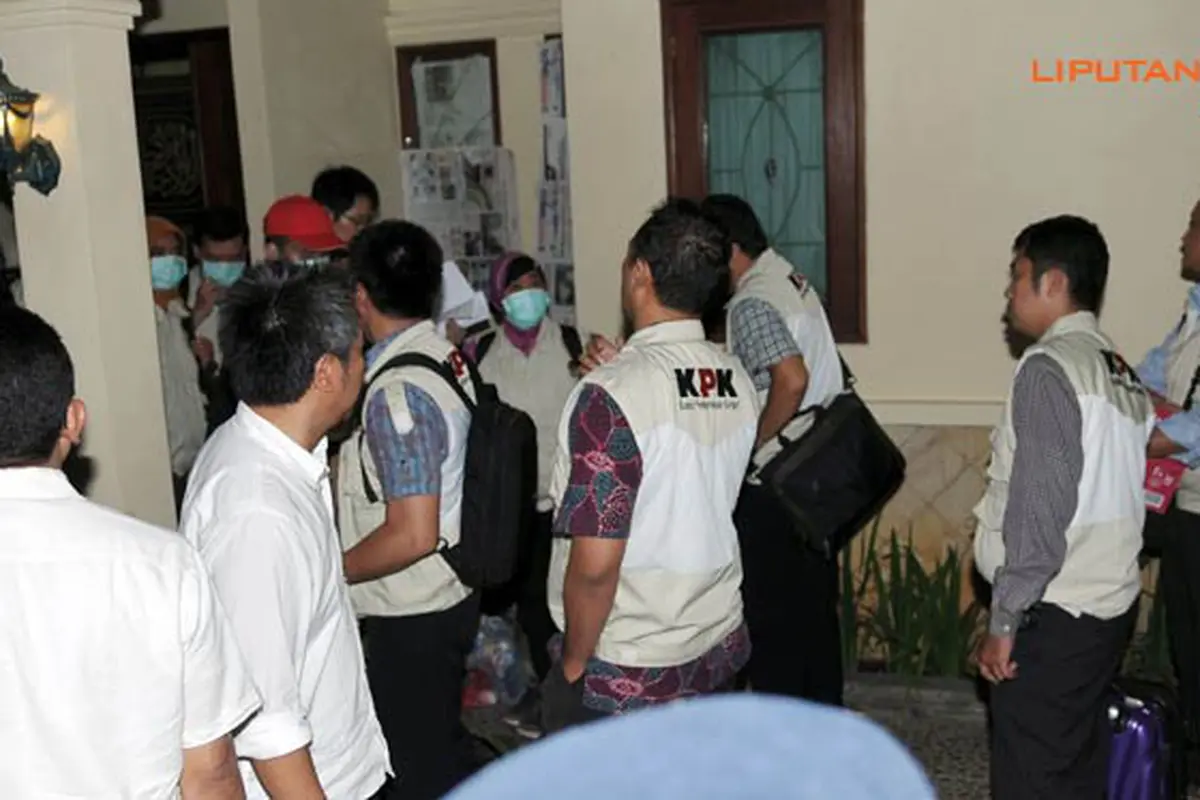 kpk-geledah-131115c.jpg