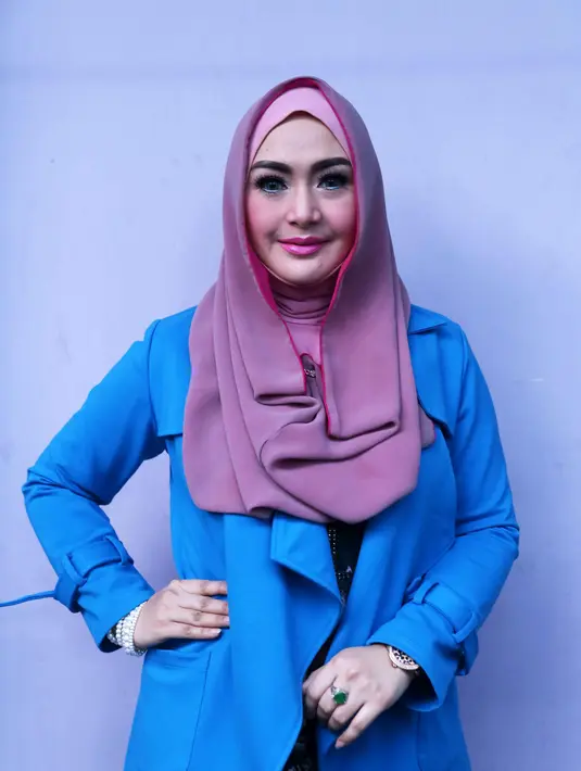 Eddies Adelia mengatakan jika Soraya Abdullah memang memberitahu awak media mengenai kabar pernikahannya dengan Indra Bruggman. Karena senang, Eddies pun ikut bicara mengenai pernikahan lantaran Indra tak juga bicara. (Nurwahyunan/Bintang.com)