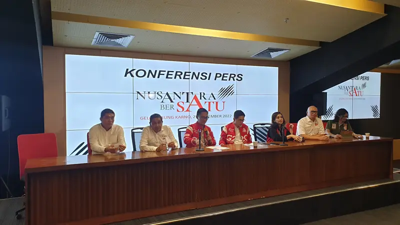 Konferensi pers mengenai acara temu relawan Jokowi bertema 'Nusantara Bersatu' di Stadion Gelora Bung Karno (GBK).