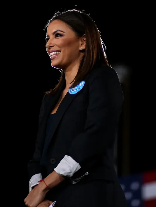 Meski bersama Baston adalah pernikahan ke-3nya, namun Eva mengakui bahwa saat ini ia baru menemukan belahan jiwanya. Eva mengatakan bahwa mereka selalu saling membantu dalam urusan apapun. (AFP/Bintang.com)