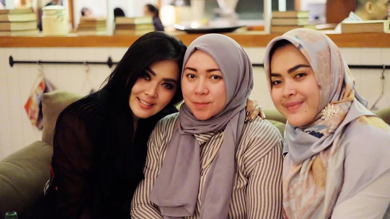 Syahrini dan Melly Goeslaw