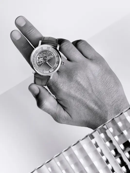 Jam tangan Masse Mystérieuse menyatukan 2 ciri khas pembuatan jam Cartier, yaitu gerakan misterius dan kerangkanya. Koleksi ini diperkenalkan pertama kali pada 1912, prinsipnya telah diadaptasi dan dikembangkan. Konsep jam tngan ini cerdik, diaktifkan oleh gerakan. Foto: Document/Cartier.