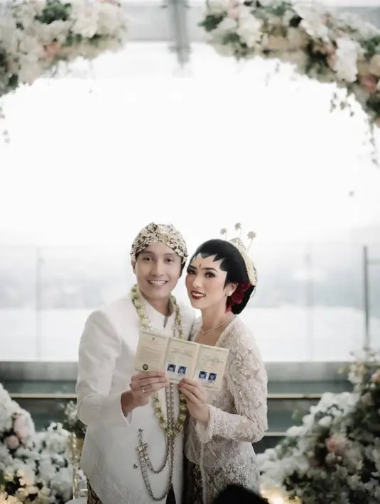 Meski mengalami rasa kecewa, tak sedikit netizen dan para penggemar Isyana memberikan doa dan hiburan ke Isyana. (Liputan6.com/IG/@isyanasarasvati)