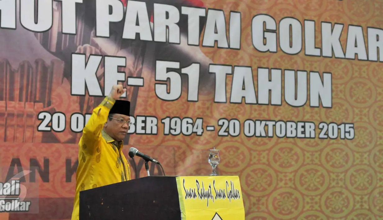Ketum Partai Golkar versi Munas Ancol, Agung Laksono berpidato pada HUT Partai Golkar ke-51 di Kantor DPP Golkar, Jakarta, Selasa (20/10). Pada perayaan kali ini, Golkar sedang menghadapi konflik dualisme internal. (Liputan6.com/Andrian M Tunay)