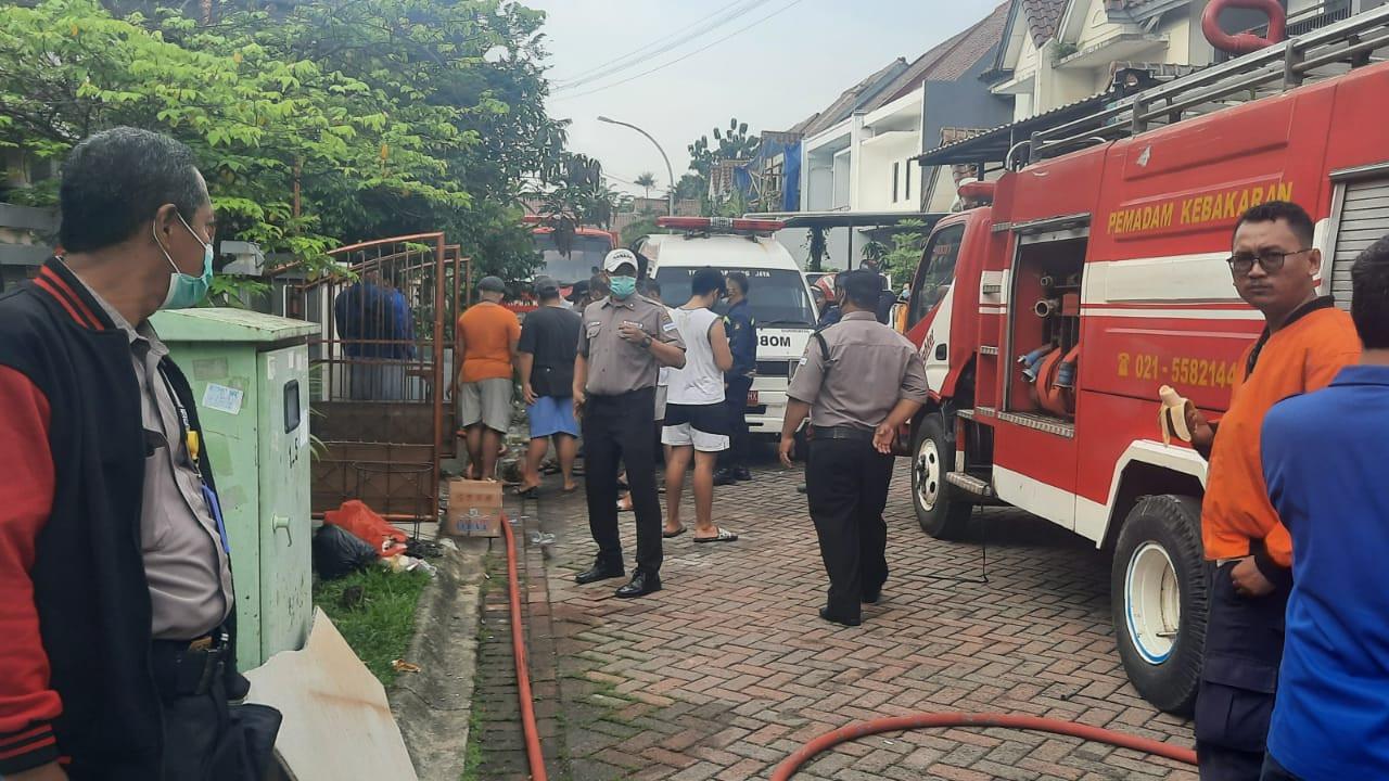 Satu keluarga tewas menjadi korban kebakaran rumah di Perumahan Metland Puri Blok B 07 No 10 Rt 02/08 Kelurahan Petir, Kecamatan Cipondoh, Kota Tangerang, Selasa (9/11/2021).