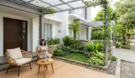 7 Desain Teras Rumah Minimalis dengan Taman Mungil tapi Tidak Sumpek, Bikin Rumah Terasa Lebih Asri