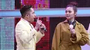 Presenter Rina Nose memutuskan menanggalkan hijab yang sudah dikenakan sekitar setahun silam. Banyak yang menyayangkan terkait keputusannya Rina. Cibiran juga datang dari warganet, meski telah meminta maaf. (Nurwahyunan/Bintang.com)