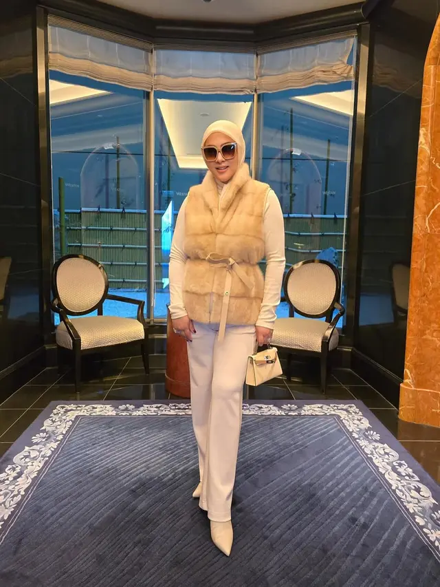 5 Model Outer Ala Syahrini, Bikin Tampak Langsing Pasca Melahirkan