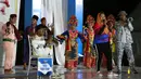 Penampilan Ketua Federasi Panjat Tebing Indonesia, Yenny Wahid saat pembukaan Kejuaraan Dunia Panjat Tebing IFSC 2023 seri Jakarta di Lot 6, Kompleks Stadion Utama Gelora Bung Karno, Jakarta, Indonesia, Sabtu (06/05/2023). (Bola.com/Bagaskara Lazuardi)