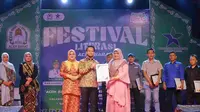 Wakil Bupati Aceh Barat, Said Fadheil, menutup Festival Literasi Aceh Barat 2026 di halaman kantor Dinas Pendidikan dan Kebudayaan.