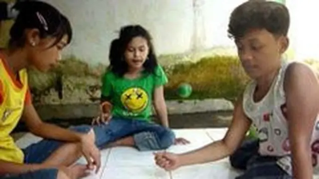5 Editan Foto Nyeleneh Netizen Saat Main Gadget Ini Bikin Tepuk Jidat