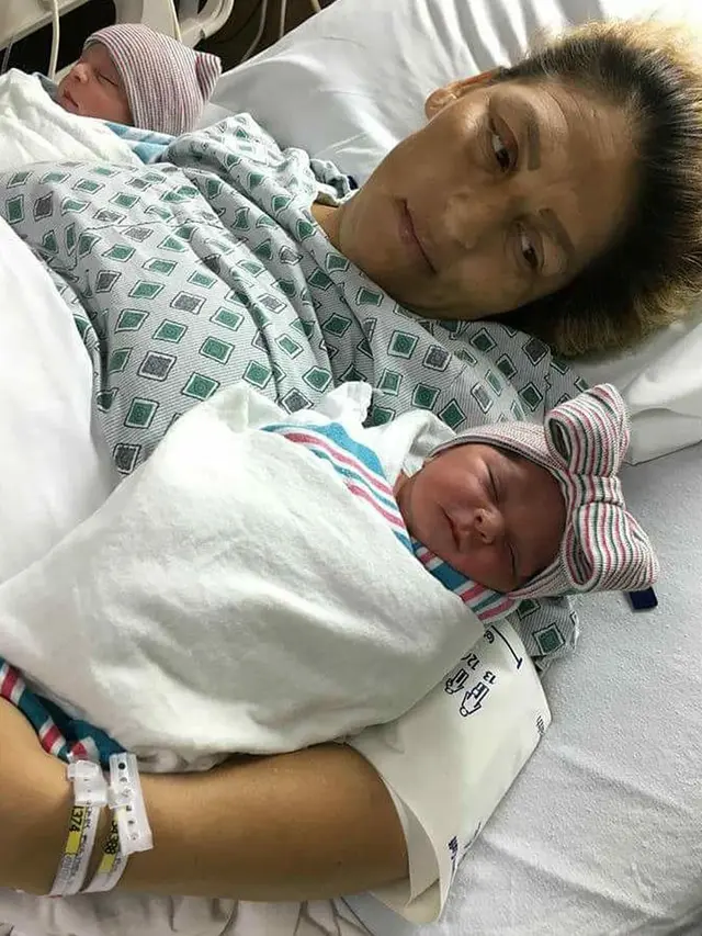 [Bintang] Bayi Kembar