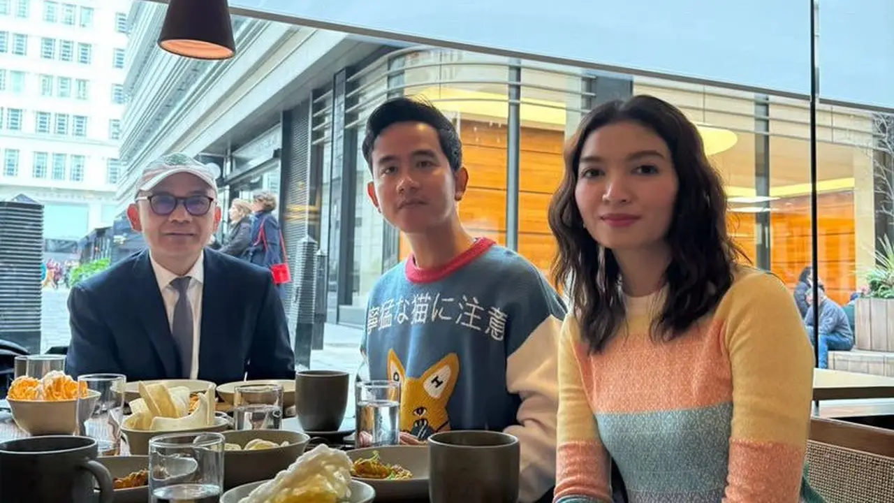 Selvi Ananda saat Berkunjung ke Inggris