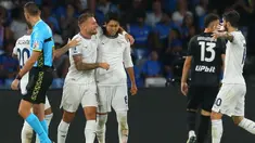 Lazio mengawali musim 2023/2024 tak secemerlang musim lalu. Hingga memasuki pekan ke-7 Serie A Liga Italia klub asuhan Maurizio Sarri terjerembab di papan bawah dengan menghuni posisi ke-16 klasemen sementara. Hal ini tentu amat kontras dengan prestasi Lazio pada musim lalu. Padahal dari komposisi pemain, musim ini Lazio diperkuat para pemain dengan nilai pasar yang lumayan tinggi. Seperti 4 pemain berikut ini yang memuncaki daftar 4 besar pemain dengan nilai pasar tertinggi di skuad Lazio pada musim 2023/2024. (AFP/Filippo Monteforte)