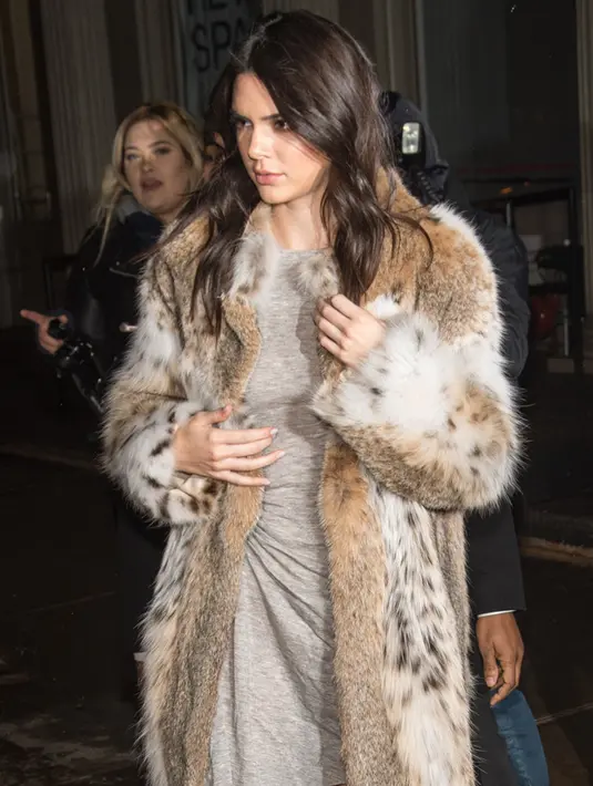 Kendall yang pernah didapuk menjadi model Victoria Secrets ini selalu mengabadikan momentnya bersama sang adik,Kylie di akun social nya Instagram. (AFP/Bintang.com)