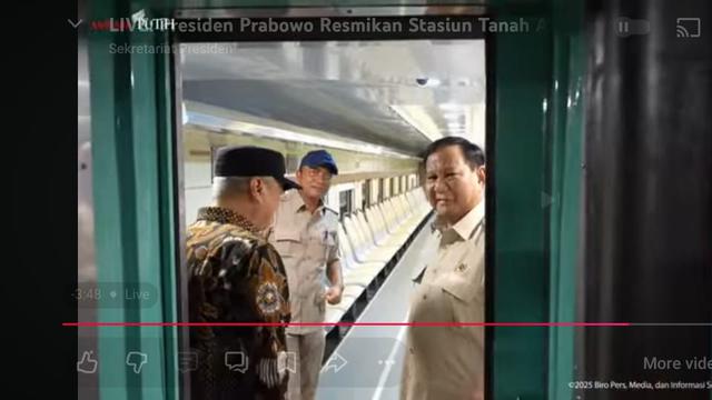 Presiden Prabowo Subianto coba menumpangi KRL Commuter Line Jabodetabek