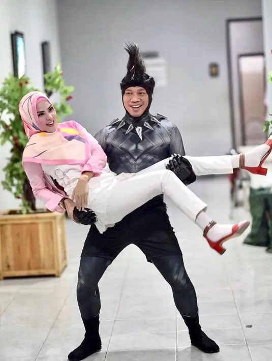 Agel Lelga dan Vicky Prasetyo