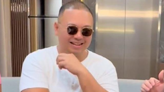 6 Potret Wajah Asli Food Vlogger Misterius Codeblu, Sempat Dihina Farida Nurhan