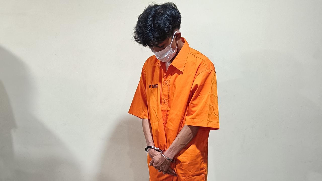 Nico Yandi Putra, pelaku pembunuhan terhadap wanita tunasila berinisial R (35) di Pulau Pari, Kepulauan Seribu. (Merdeka.com/Rahmat Baihaqi)