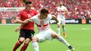 Taulant Xhaka (kiri) adalah yang tertua dari Xhaka bersaudara. Taulant belum lahir ketika keluarganya pindah dari Kosovo ke Swiss. Namun, Taulant memilih bermain untuk Albania dibanding adiknya, Granit Xhaka, yang memilih Swiss. (AFP/Francois Lo Presti)