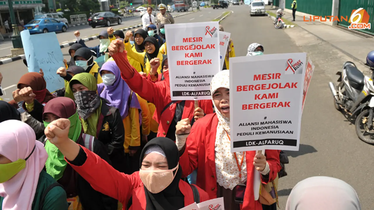 demo-mesir-130816b.jpg