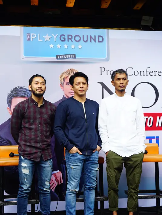 "Karantina sendiri, kan, biasanya lebih sering bikin stres. Kami cari tempat yang enggak bikin stres, bisa berkreasi lagi. Setahun kami cuma lihat tembok studio dan operatornya. Bikin stres. Makanya kita cari tempat,"kata Ariel.(Syaiful Bahri/Bintang.com)