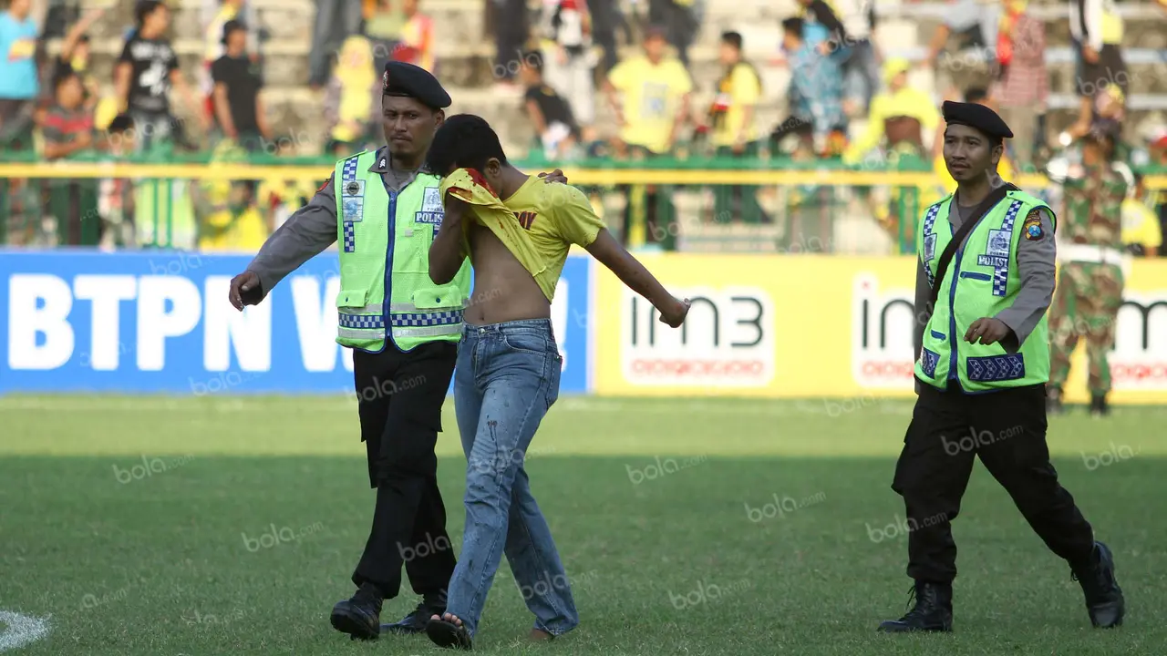 Bentrokan di Gresik