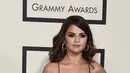 Salah seorang sumber menurut laman Contactmusic, Selena telah mendengar kabar itu. Ia tidak mau memikirkan dan membicarakannya. (AFP/Bintang.com)