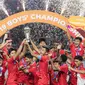 Timnas Indonesia U-19 tampil sebagai juara Piala AFF U-19 2024 setelah mengalahkan Thailand 1-0 pada laga final di Stadion Gelora Bung Tomo (GBT), Surabaya, Senin (29/7/2024). Gol tunggal Garuda Muda dicetak Jens Raven pada menit ke-18. Gelar juara ini menjadi yang kedua bagi Indonesia setelah pertama kali meraihnya pada edisi 2013 di Sidoarjo. (Bola.com/Bagaskara Lazuardi)