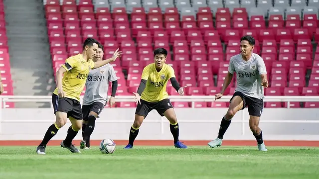 Syabda Perkasa Belawa Main Sepak Bola