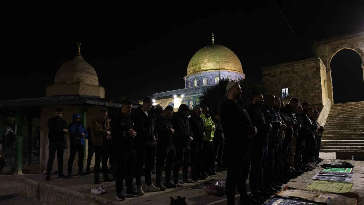 Khusyuk, Suasana Tarawih Pertama Ramadan 1447 Hijriah di Masjid Al-Aqsa