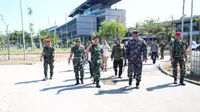 Panglima TNI Laksamana TNI Yudo Margono meninjau kesiapan beberapa venue dan penempatan personel pengamanan KTT ASEAN. (Pendam IX/Udy)