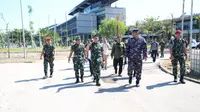 Panglima TNI Laksamana TNI Yudo Margono meninjau kesiapan beberapa venue dan penempatan personel pengamanan KTT ASEAN. (Pendam IX/Udy)