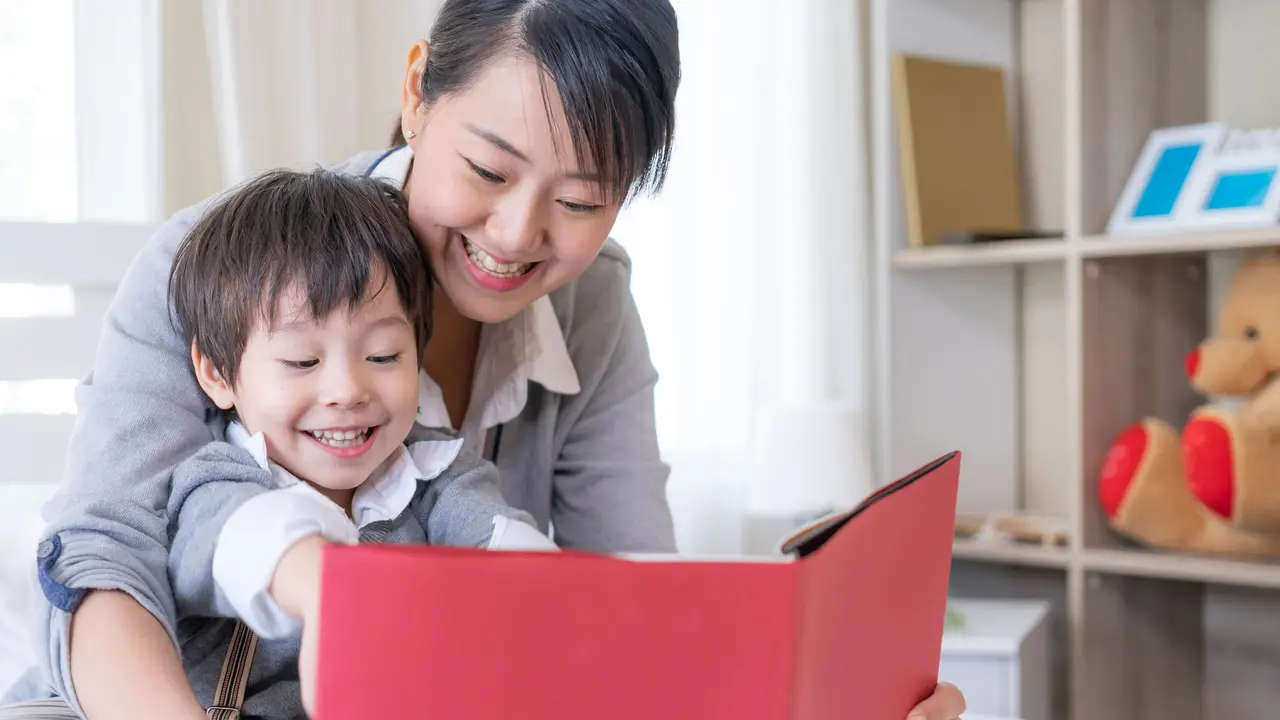 Aktivitas edukatif di rumah yang bisa membuat kosakata anak bertambah