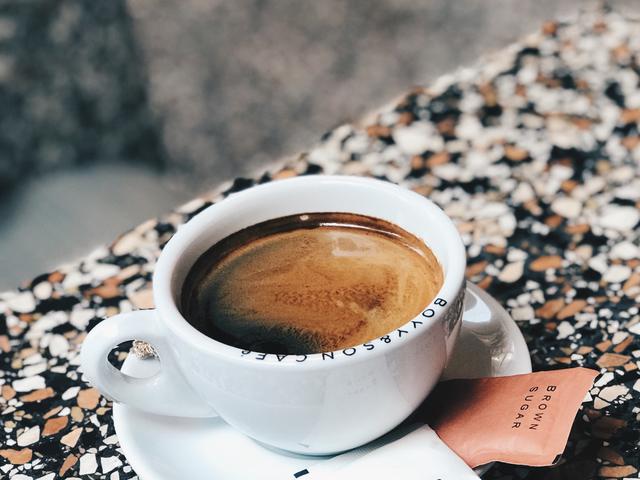 39 Kata Kata Seputar Kedai Kopi Tempat Nongkrong Penuh Cerita Ragam Bola Com