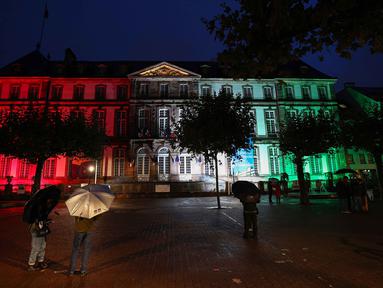 Sebuah foto menunjukkan balai kota Strasbourg yang diterangi dengan warna bendera Palestina di Strasbourg, Prancis timur, pada 22 September 2025. (FREDERICK FLORIN/AFP)