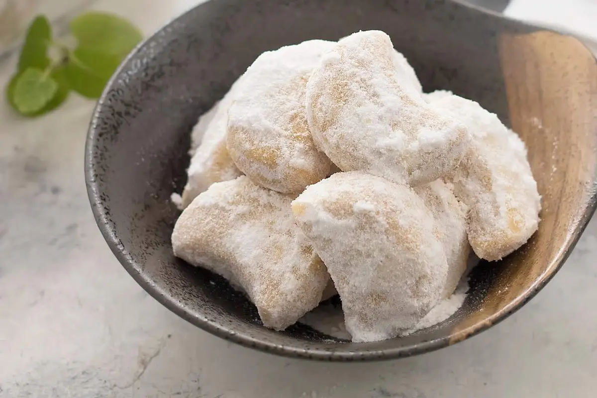 kue putri salju almond