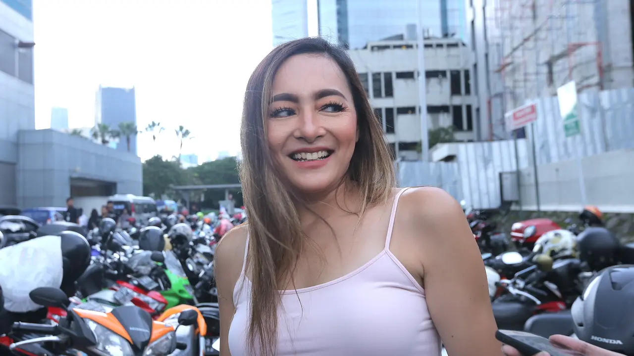 [Fimela] Dewi Rezer