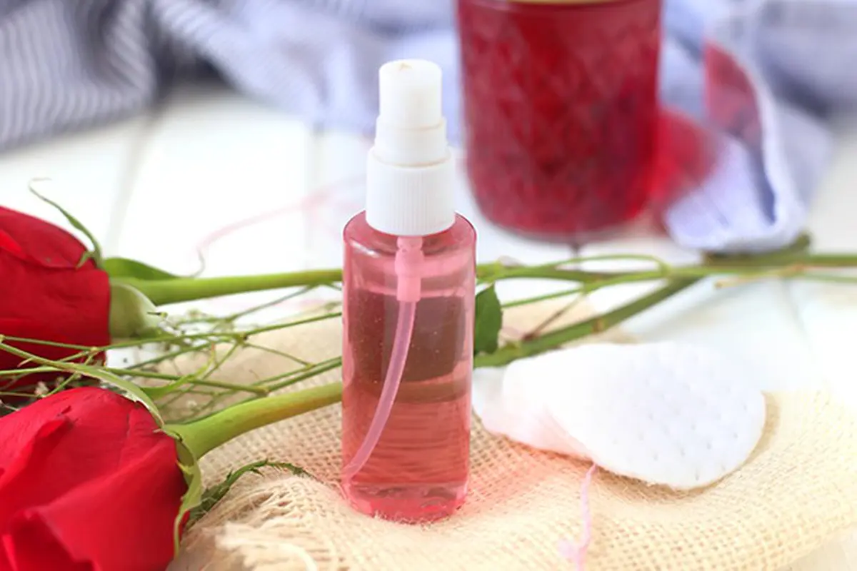 Cara Membuat Air Bunga Mawar Untuk Kecantikan Kulit