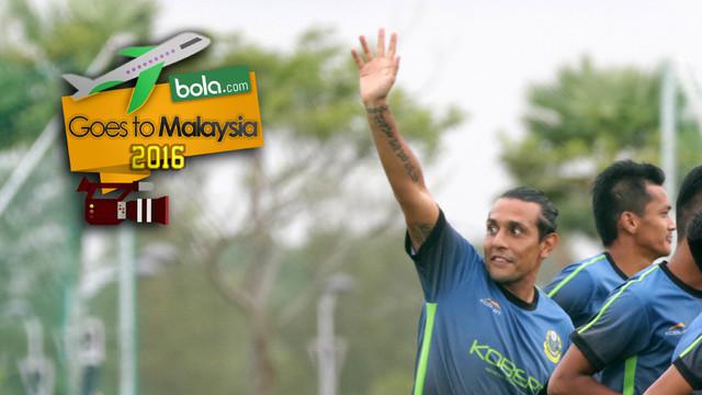 Gustavo Lopez, mantan pemain Arema Cronus yang kini bermain untuk Terengganu FA memiliki cerita tersendiri di hati pemain tersebut. Ia mengaku rindu akan gemuruh suporter di Indonesia