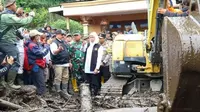 Gubernur Jawa Timur, Khofifah Indar Parawansa meninjau lokasi banjir bandang di Bondowoso (Istimewa)