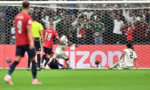 Pemain Meksiko Julian Quinones menjebol gawang Ceko di Piala Dunia 2026 (AFP)