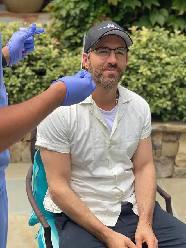 Ryan Reynolds pemain film Pokemon: Detective Pikachu. (Foto: Instagram @vancityreynolds)