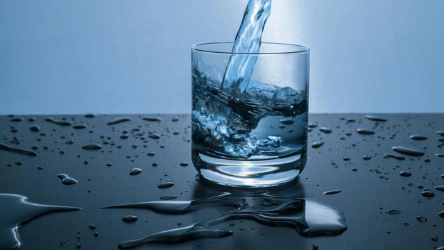 Minum Air Putih yang Cukup