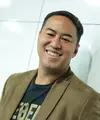 Pandji Pragiwaksono, salah satu publik figur yang peduli dengan kondisi Bangsa Indonesia saat ini, terutama kalangan pemuda yang akan menjadi generasi penerus bangsanya. Di hari Sumpah Pemuda, ini yang dilakukan Pandji. (Adrian Putra/Bintang.com)