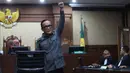 Mantan Wakil Menteri Ketenagakerjaan, Immanuel Ebenezer Gerungan atau Noel, sesaat sebelum mengikuti sidang pembacaan putusan atau vonis di Pengadilan Tindak Pidana Korupsi (Tipikor), Jakarta, Kamis (4/6/2026). (Kapanlagi.com/Budy Santoso)